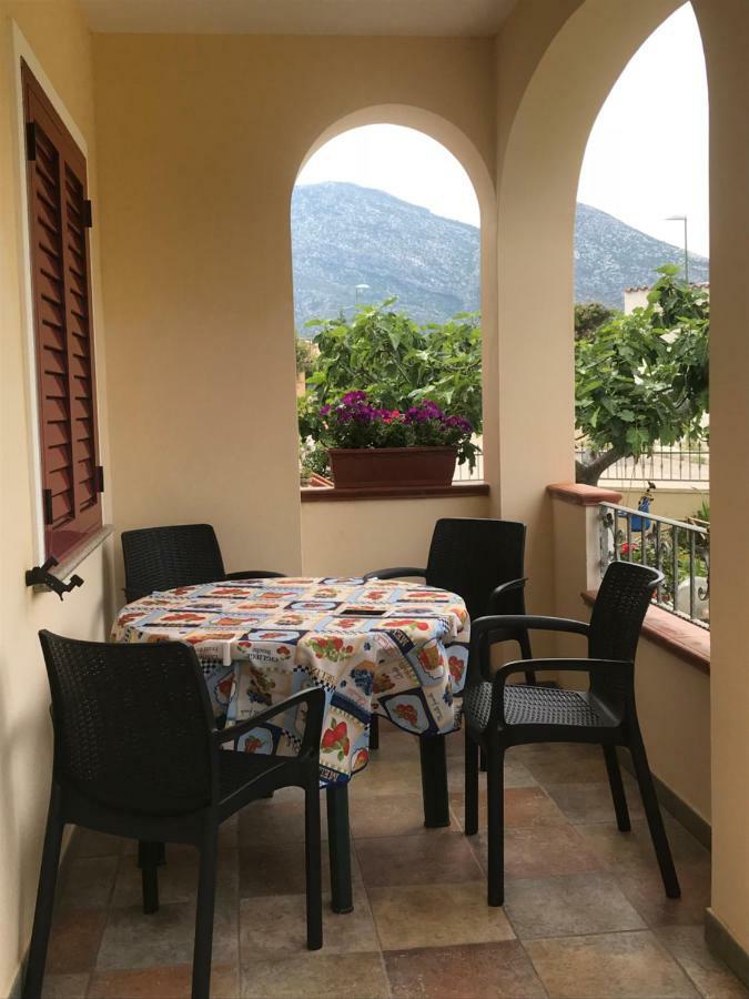 Appartamento In Villa Andreina Orosei Exterior photo