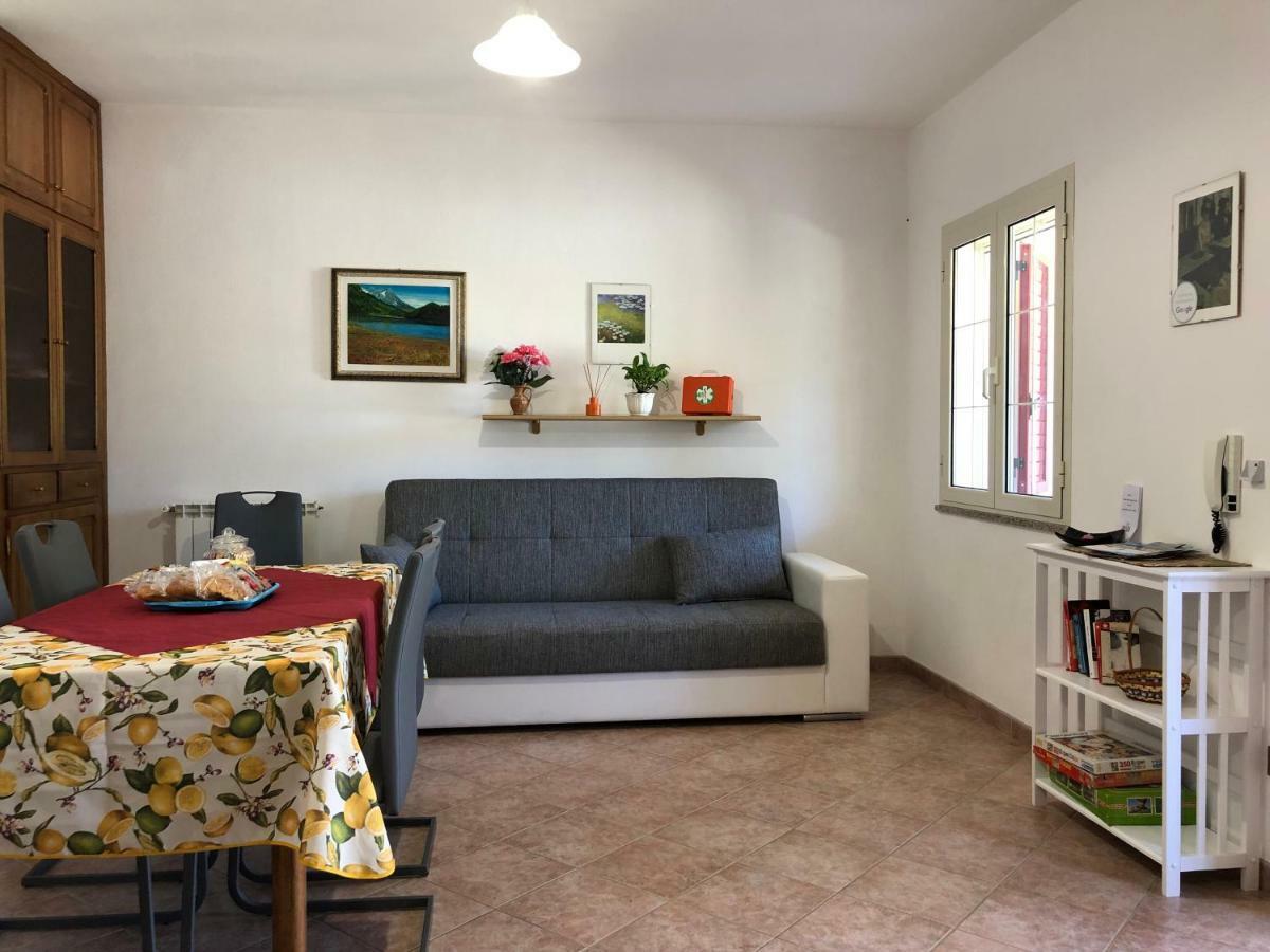 Appartamento In Villa Andreina Orosei Exterior photo
